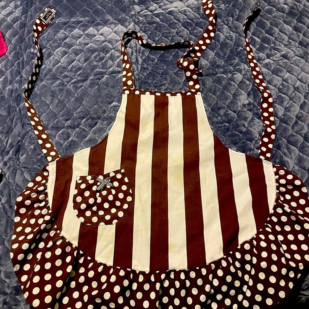 Henri Bendel Apron